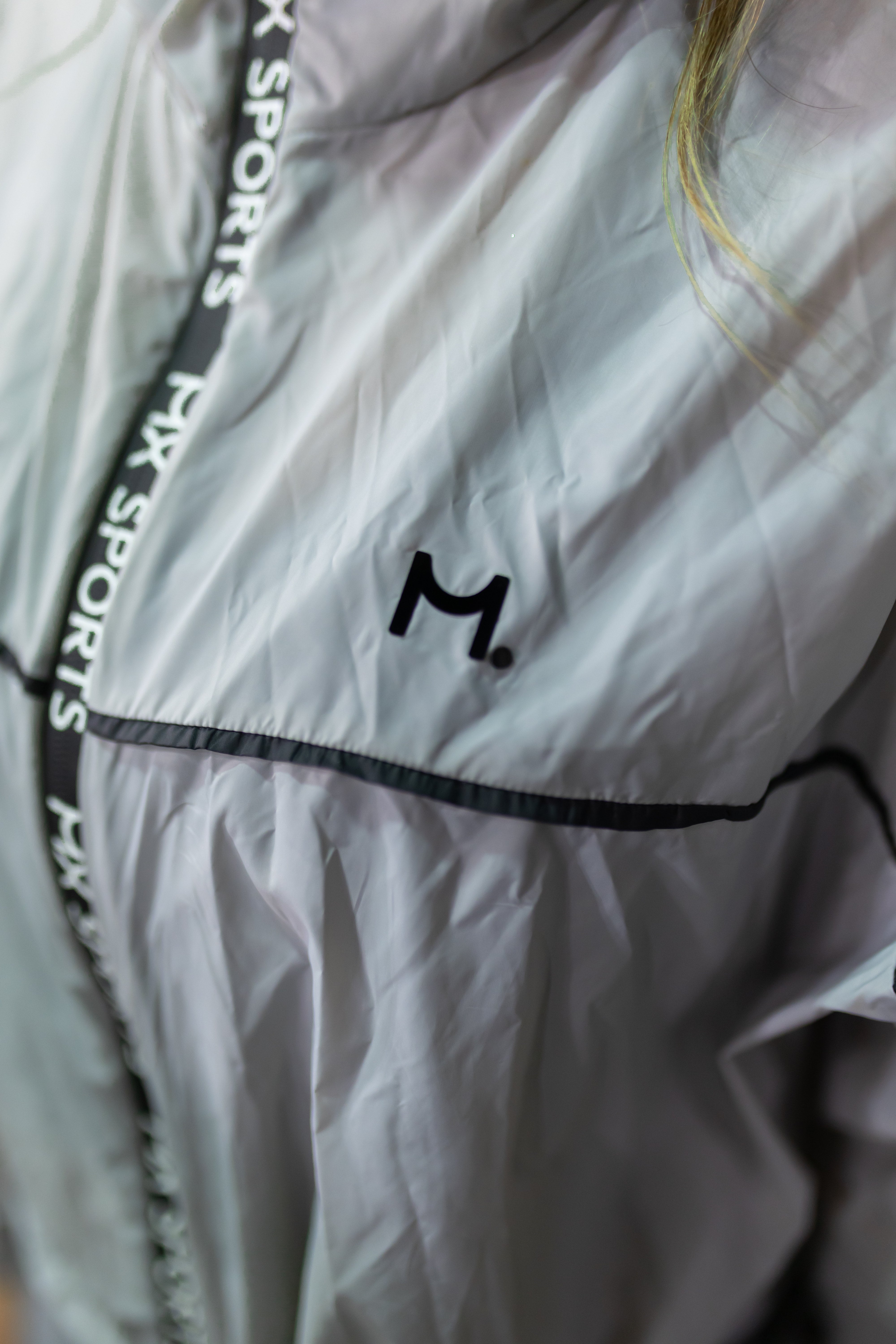 Logo Windbreaker
